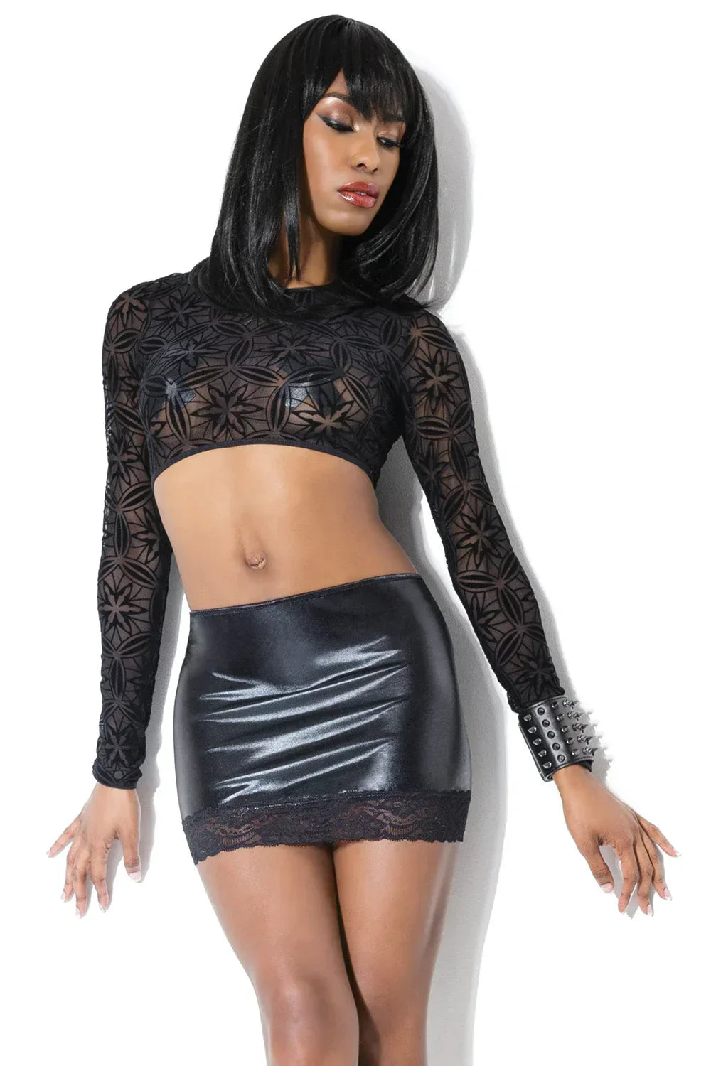 Collection of 7234 - CROP TOP in a gallery layout